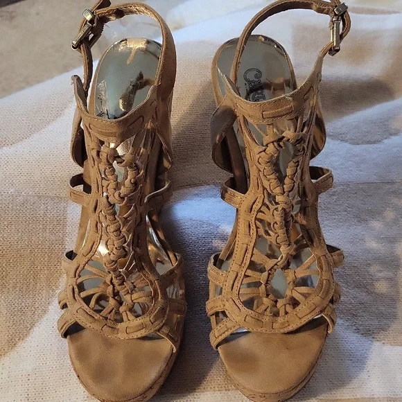 Tan Wedge Sandals By Carlos Santana🧡 - Picture 2 of 5